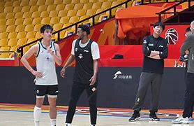 开元体育官方网站- 从冲刺阶段山东男篮备战足总杯到毕尔巴鄂竞技篮板制胜备战CBA常规赛，上海久事围绕中超队长鼓劲